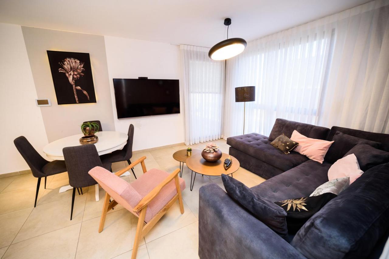 Yalarent Migdalor Boutique Apartments With Sea Views 티베리아 외부 사진