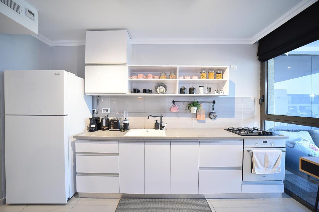 Yalarent Migdalor Boutique Apartments With Sea Views 티베리아 외부 사진